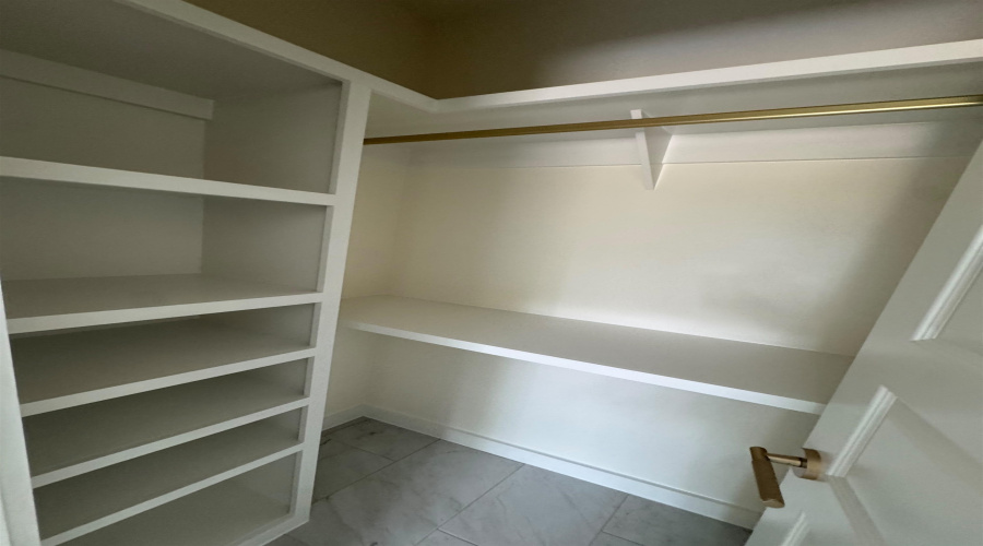 3504 San Agustin Ave, Laredo, Texas 78041, 4 Bedrooms Bedrooms, 6 Rooms Rooms,2 BathroomsBathrooms,Residential,For Rent,3504 San Agustin Ave,20262869