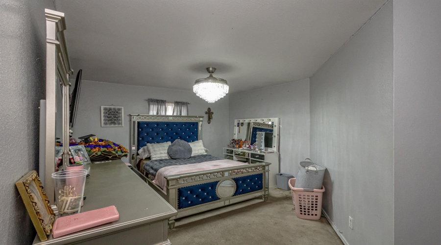 3012 St Isaac Lp, Laredo, Texas 78046, 6 Bedrooms Bedrooms, 8 Rooms Rooms,3 BathroomsBathrooms,Residential,For Sale,3012 St Isaac Lp,20262871