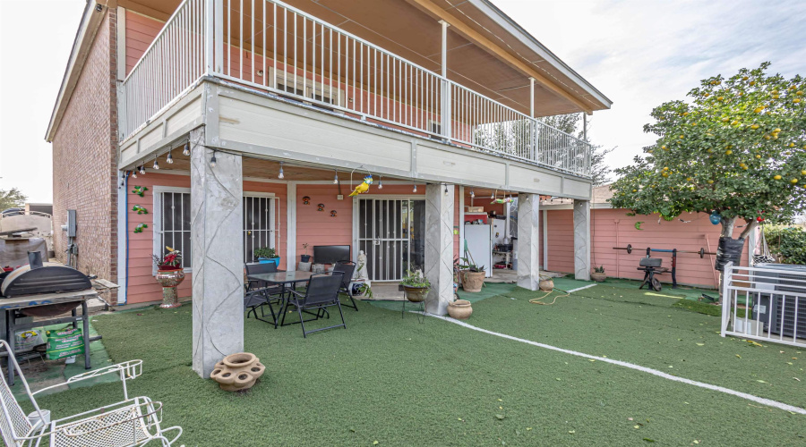 3012 St Isaac Lp, Laredo, Texas 78046, 6 Bedrooms Bedrooms, 8 Rooms Rooms,3 BathroomsBathrooms,Residential,For Sale,3012 St Isaac Lp,20262871