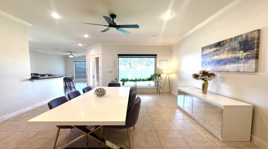 2609 Chardonnay Dr, LAREDO, Texas 78045, 3 Bedrooms Bedrooms, 8 Rooms Rooms,3 BathroomsBathrooms,Residential,For Sale,2609 Chardonnay Dr,20262872
