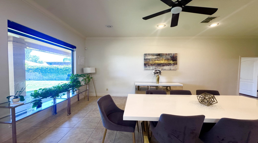 2609 Chardonnay Dr, LAREDO, Texas 78045, 3 Bedrooms Bedrooms, 8 Rooms Rooms,3 BathroomsBathrooms,Residential,For Sale,2609 Chardonnay Dr,20262872