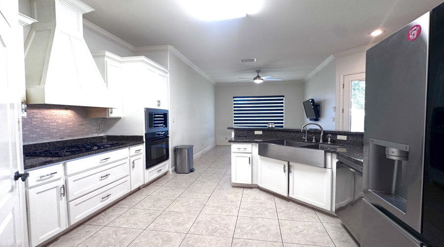 2609 Chardonnay Dr, LAREDO, Texas 78045, 3 Bedrooms Bedrooms, 8 Rooms Rooms,3 BathroomsBathrooms,Residential,For Sale,2609 Chardonnay Dr,20262872