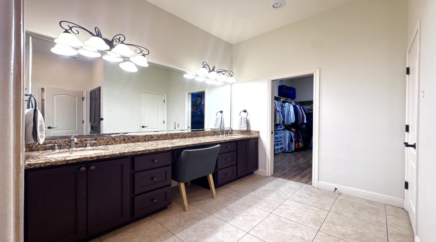 2609 Chardonnay Dr, LAREDO, Texas 78045, 3 Bedrooms Bedrooms, 8 Rooms Rooms,3 BathroomsBathrooms,Residential,For Sale,2609 Chardonnay Dr,20262872