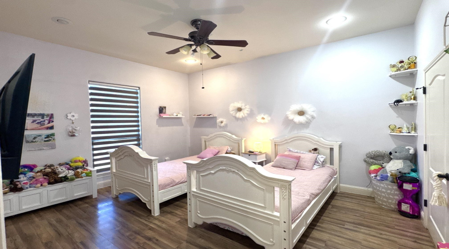 2609 Chardonnay Dr, LAREDO, Texas 78045, 3 Bedrooms Bedrooms, 8 Rooms Rooms,3 BathroomsBathrooms,Residential,For Sale,2609 Chardonnay Dr,20262872