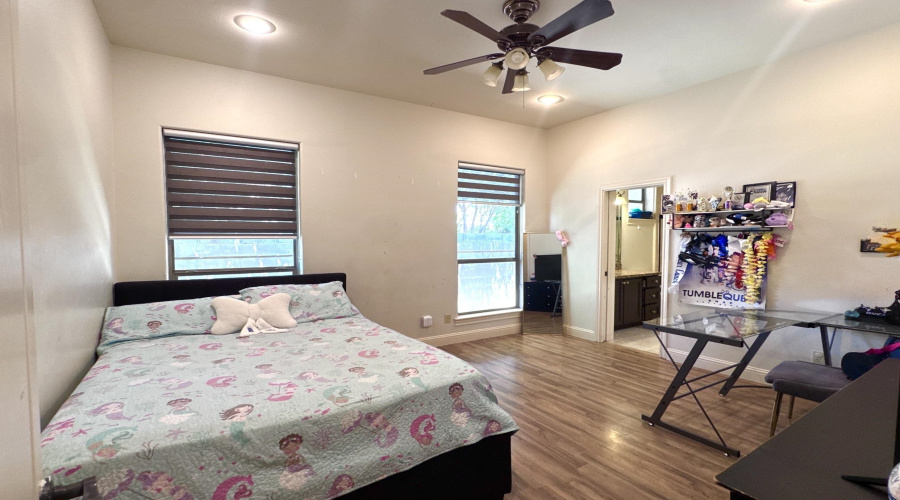 2609 Chardonnay Dr, LAREDO, Texas 78045, 3 Bedrooms Bedrooms, 8 Rooms Rooms,3 BathroomsBathrooms,Residential,For Sale,2609 Chardonnay Dr,20262872