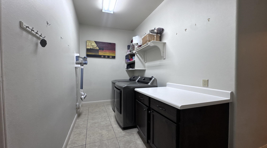 2609 Chardonnay Dr, LAREDO, Texas 78045, 3 Bedrooms Bedrooms, 8 Rooms Rooms,3 BathroomsBathrooms,Residential,For Sale,2609 Chardonnay Dr,20262872