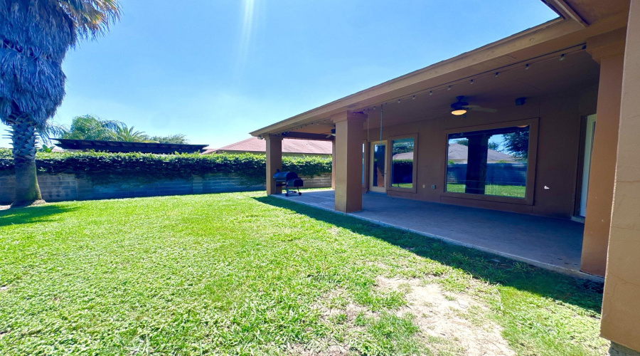 2609 Chardonnay Dr, LAREDO, Texas 78045, 3 Bedrooms Bedrooms, 8 Rooms Rooms,3 BathroomsBathrooms,Residential,For Sale,2609 Chardonnay Dr,20262872