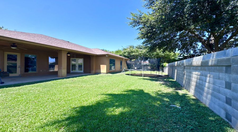 2609 Chardonnay Dr, LAREDO, Texas 78045, 3 Bedrooms Bedrooms, 8 Rooms Rooms,3 BathroomsBathrooms,Residential,For Sale,2609 Chardonnay Dr,20262872