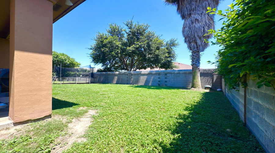 2609 Chardonnay Dr, LAREDO, Texas 78045, 3 Bedrooms Bedrooms, 8 Rooms Rooms,3 BathroomsBathrooms,Residential,For Sale,2609 Chardonnay Dr,20262872