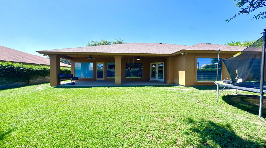 2609 Chardonnay Dr, LAREDO, Texas 78045, 3 Bedrooms Bedrooms, 8 Rooms Rooms,3 BathroomsBathrooms,Residential,For Sale,2609 Chardonnay Dr,20262872
