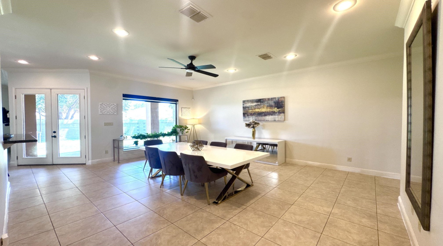 2609 Chardonnay Dr, LAREDO, Texas 78045, 3 Bedrooms Bedrooms, 8 Rooms Rooms,3 BathroomsBathrooms,Residential,For Sale,2609 Chardonnay Dr,20262872