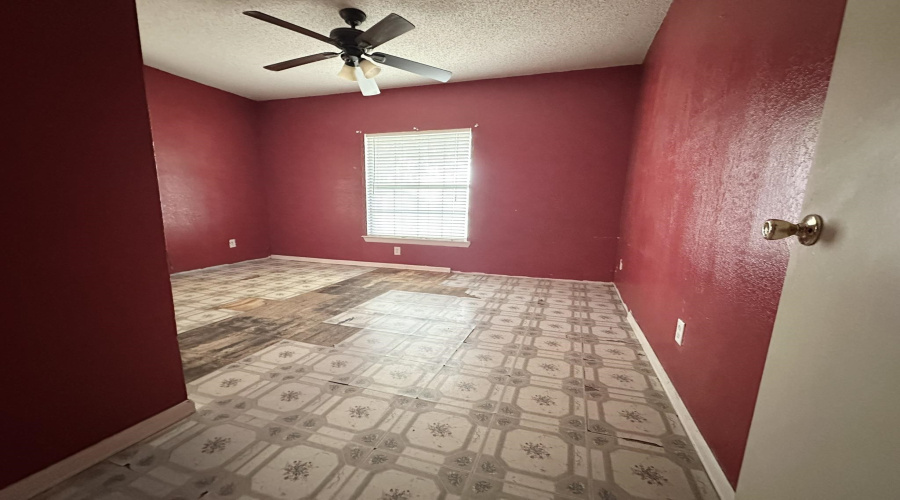 606 E North Ave, Hebbronville, Texas 78361-0000, 4 Bedrooms Bedrooms, 6 Rooms Rooms,2 BathroomsBathrooms,Residential,For Sale,606 E North Ave,20262874