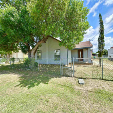 606 E North Ave, Hebbronville, Texas 78361-0000, 4 Bedrooms Bedrooms, 6 Rooms Rooms,2 BathroomsBathrooms,Residential,For Sale,606 E North Ave,20262874