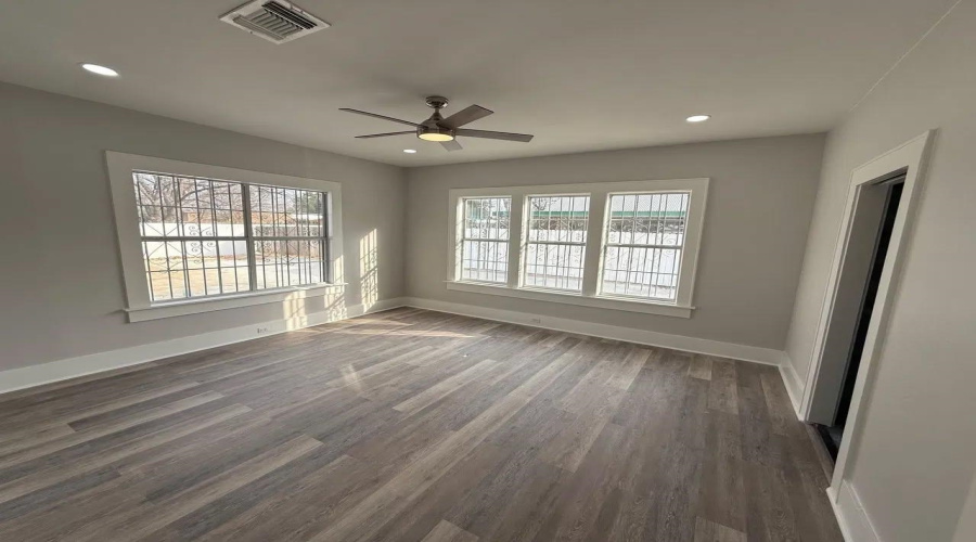 1901 Chihuahua St, Laredo, Texas 78046, 3 Bedrooms Bedrooms, 6 Rooms Rooms,2 BathroomsBathrooms,Residential,For Rent,1901 Chihuahua St,20262875