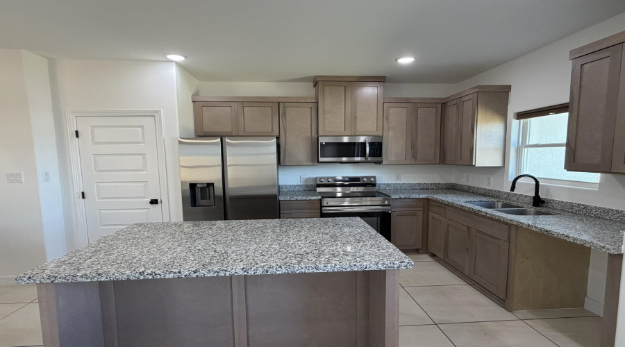 5416 Lone Star Loop, Laredo, Texas 78046, 3 Bedrooms Bedrooms, 5 Rooms Rooms,2 BathroomsBathrooms,Residential,For Sale,5416 Lone Star Loop,20262878