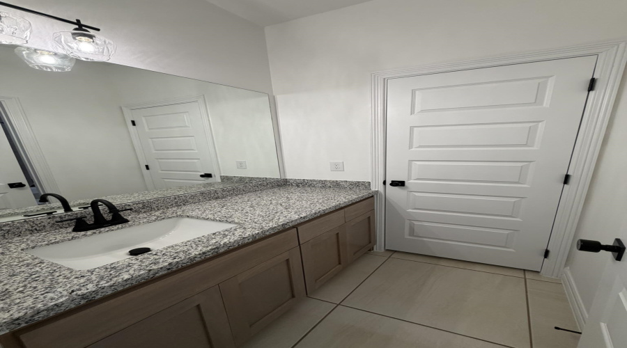 5416 Lone Star Loop, Laredo, Texas 78046, 3 Bedrooms Bedrooms, 5 Rooms Rooms,2 BathroomsBathrooms,Residential,For Sale,5416 Lone Star Loop,20262878