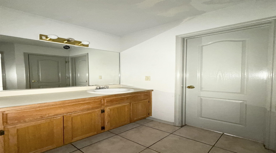 507 Shiloh Dr, Laredo, Texas 78045, 2 Bedrooms Bedrooms, 4 Rooms Rooms,1 BathroomBathrooms,Residential,For Rent,507 Shiloh Dr,20262879