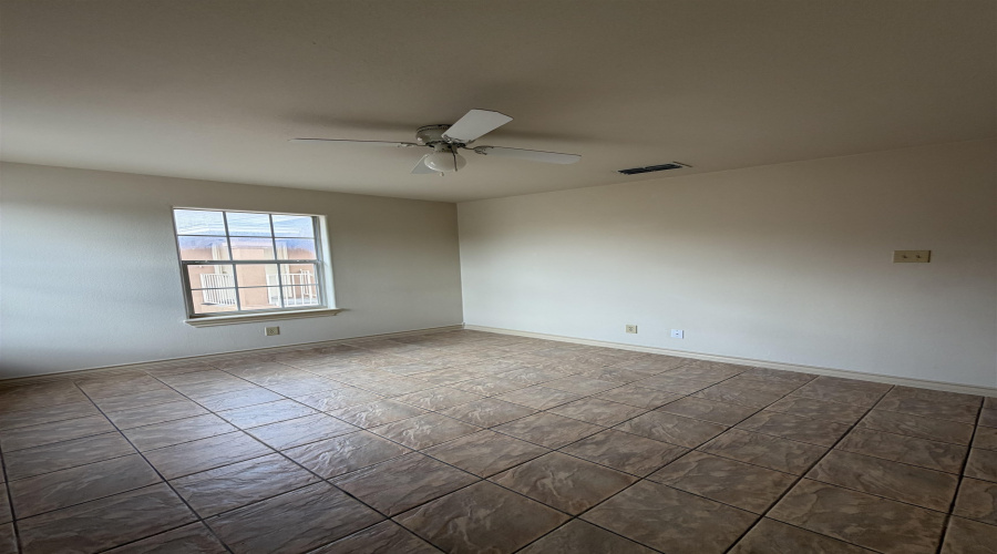 419 W Eistetter St, Laredo, Texas 78041, 2 Bedrooms Bedrooms, 4 Rooms Rooms,1 BathroomBathrooms,Residential,For Rent,419 W Eistetter St,20262880