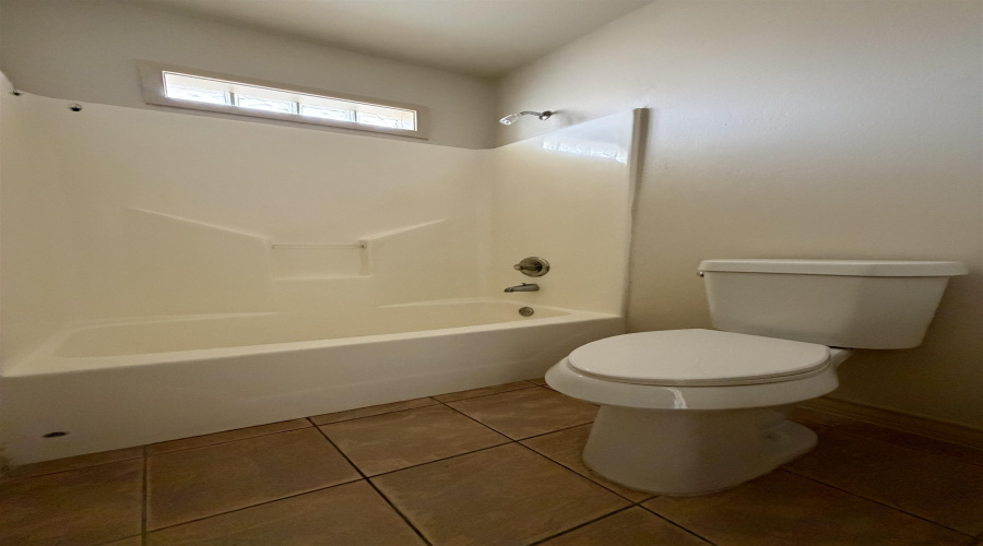 419 W Eistetter St, Laredo, Texas 78041, 2 Bedrooms Bedrooms, 4 Rooms Rooms,1 BathroomBathrooms,Residential,For Rent,419 W Eistetter St,20262880