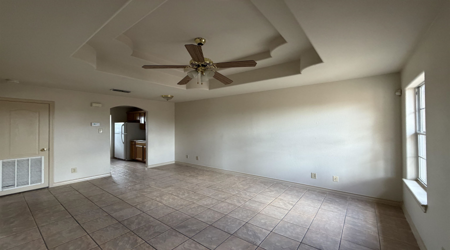 419 W Eistetter St, Laredo, Texas 78041, 2 Bedrooms Bedrooms, 4 Rooms Rooms,1 BathroomBathrooms,Residential,For Rent,419 W Eistetter St,20262880