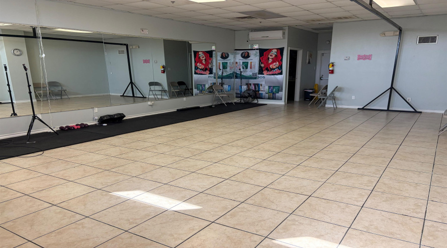 3302 Cuatro Vientos Dr, Laredo, Texas 78046, 1 Room Rooms,1 BathroomBathrooms,Commercial retail/office,For Sale,3302 Cuatro Vientos Dr,20262890
