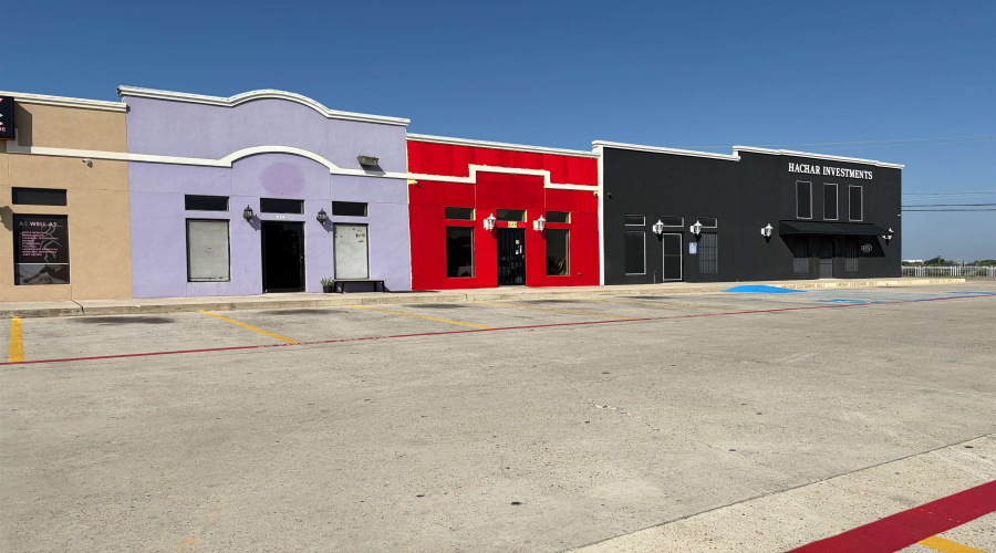 3302 Cuatro Vientos Dr, Laredo, Texas 78046, 1 Room Rooms,1 BathroomBathrooms,Commercial retail/office,For Sale,3302 Cuatro Vientos Dr,20262890