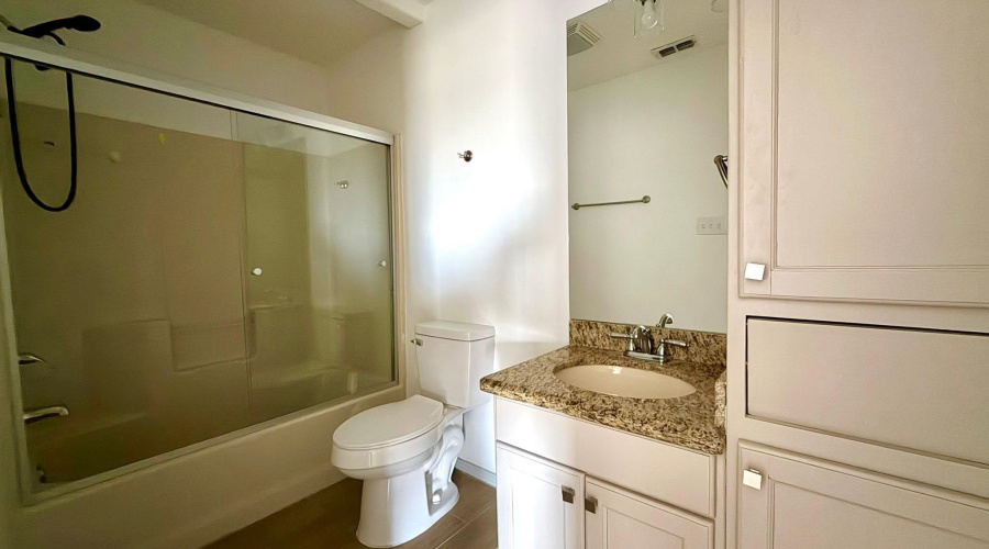 7610 Rocio Dr, Laredo, Texas 78041, 2 Bedrooms Bedrooms, 2 Rooms Rooms,2 BathroomsBathrooms,Residential,For Rent,7610 Rocio Dr,20262882
