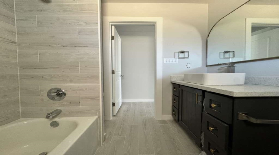 6705 El Jinete Dr., Laredo, Texas 78046, 3 Bedrooms Bedrooms, 5 Rooms Rooms,2 BathroomsBathrooms,Residential,For Sale,6705 El Jinete Dr.,20262883