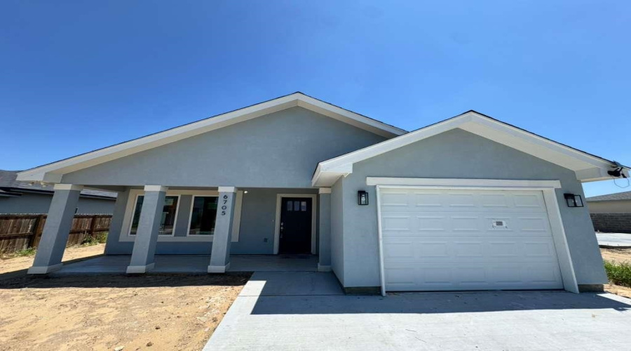 6705 El Jinete Dr., Laredo, Texas 78046, 3 Bedrooms Bedrooms, 5 Rooms Rooms,2 BathroomsBathrooms,Residential,For Sale,6705 El Jinete Dr.,20262883