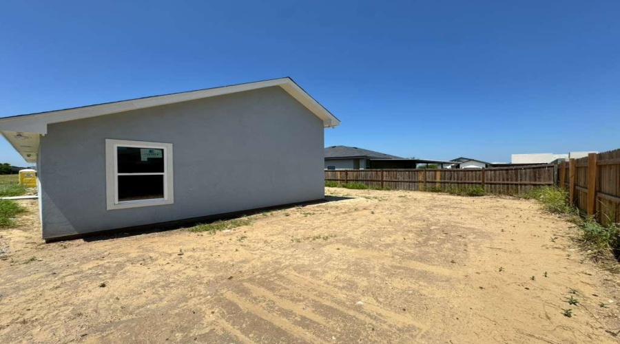 6705 El Jinete Dr., Laredo, Texas 78046, 3 Bedrooms Bedrooms, 5 Rooms Rooms,2 BathroomsBathrooms,Residential,For Sale,6705 El Jinete Dr.,20262883