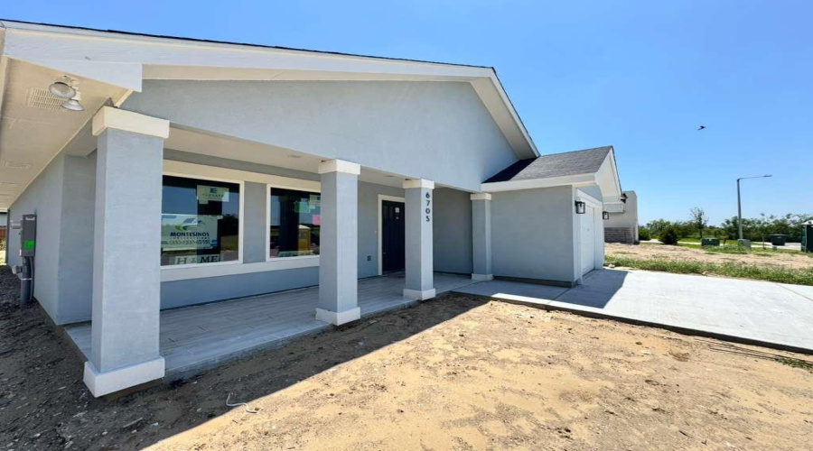 6705 El Jinete Dr., Laredo, Texas 78046, 3 Bedrooms Bedrooms, 5 Rooms Rooms,2 BathroomsBathrooms,Residential,For Sale,6705 El Jinete Dr.,20262883