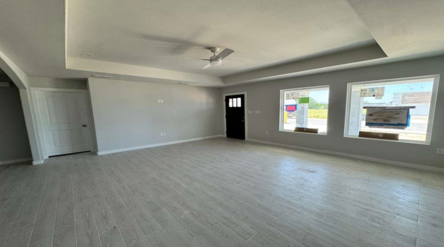 6705 El Jinete Dr., Laredo, Texas 78046, 3 Bedrooms Bedrooms, 5 Rooms Rooms,2 BathroomsBathrooms,Residential,For Sale,6705 El Jinete Dr.,20262883