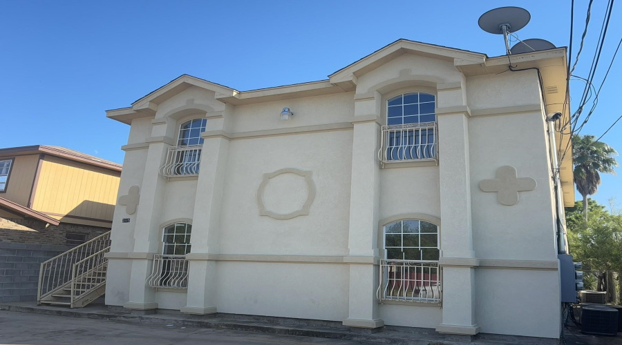 2115 Cross St, Laredo, Texas 78046, 2 Bedrooms Bedrooms, 5 Rooms Rooms,1 BathroomBathrooms,Residential,For Rent,2115 Cross St,20262885