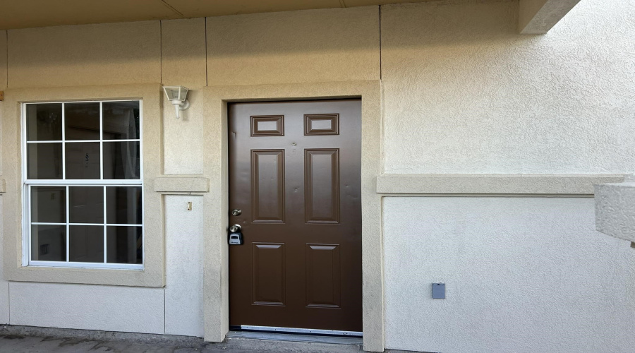 2115 Cross St, Laredo, Texas 78046, 2 Bedrooms Bedrooms, 5 Rooms Rooms,1 BathroomBathrooms,Residential,For Rent,2115 Cross St,20262885