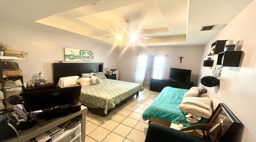1605 Whitewood Dr, Laredo, Texas 78045, 3 Bedrooms Bedrooms, 8 Rooms Rooms,2 BathroomsBathrooms,Residential,For Sale,1605 Whitewood Dr,20262886