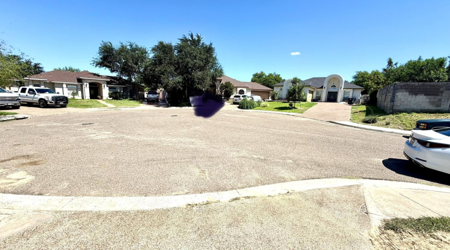 1605 Whitewood Dr, Laredo, Texas 78045, 3 Bedrooms Bedrooms, 8 Rooms Rooms,2 BathroomsBathrooms,Residential,For Sale,1605 Whitewood Dr,20262886