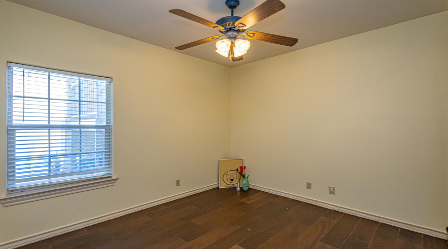 9804 Cantera Ct, LAREDO, Texas 78045, 3 Bedrooms Bedrooms, 4 Rooms Rooms,2 BathroomsBathrooms,Residential,For Sale,9804 Cantera Ct,20262887