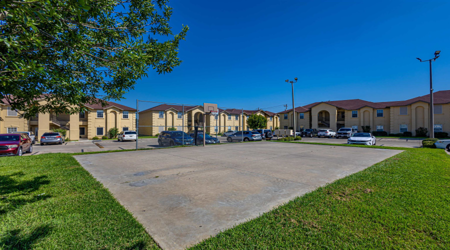9804 Cantera Ct, LAREDO, Texas 78045, 3 Bedrooms Bedrooms, 4 Rooms Rooms,2 BathroomsBathrooms,Residential,For Sale,9804 Cantera Ct,20262887