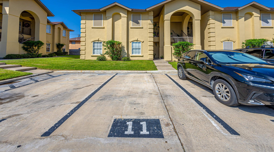 9804 Cantera Ct, LAREDO, Texas 78045, 3 Bedrooms Bedrooms, 4 Rooms Rooms,2 BathroomsBathrooms,Residential,For Sale,9804 Cantera Ct,20262887