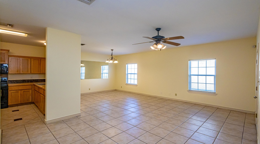 9804 Cantera Ct, LAREDO, Texas 78045, 3 Bedrooms Bedrooms, 4 Rooms Rooms,2 BathroomsBathrooms,Residential,For Sale,9804 Cantera Ct,20262887