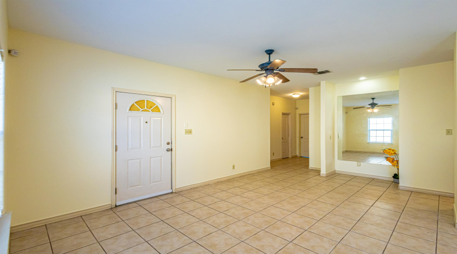 9804 Cantera Ct, LAREDO, Texas 78045, 3 Bedrooms Bedrooms, 4 Rooms Rooms,2 BathroomsBathrooms,Residential,For Sale,9804 Cantera Ct,20262887