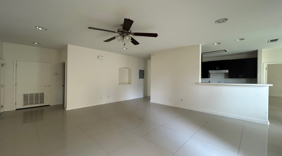 501 Shiloh Dr, LAREDO, Texas 78045, 2 Bedrooms Bedrooms, 5 Rooms Rooms,2 BathroomsBathrooms,Residential,For Rent,501 Shiloh Dr,20262888