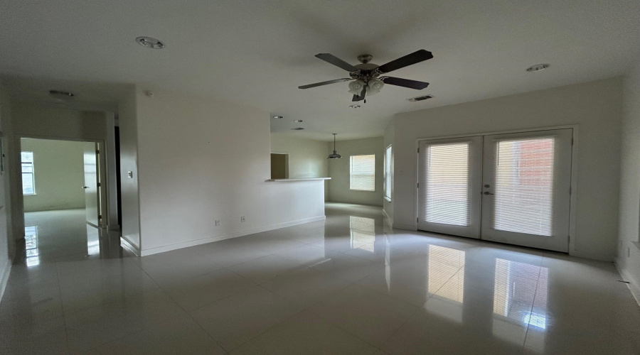 501 Shiloh Dr, LAREDO, Texas 78045, 2 Bedrooms Bedrooms, 5 Rooms Rooms,2 BathroomsBathrooms,Residential,For Rent,501 Shiloh Dr,20262888