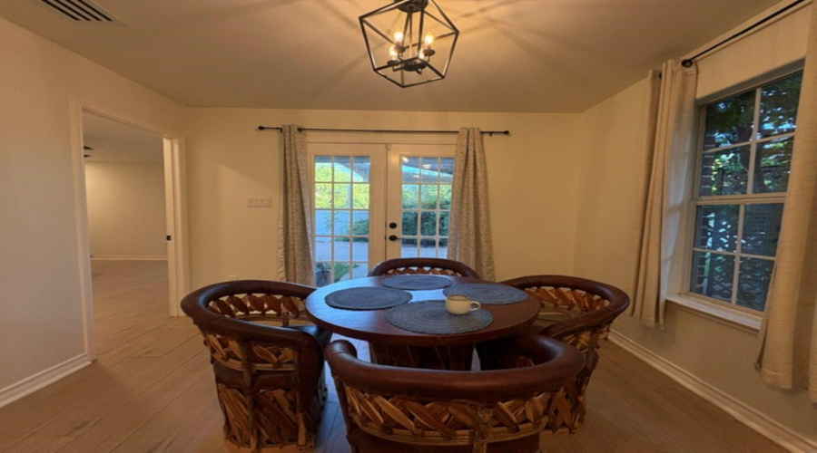 10125 Montoya Dr, Laredo, Texas 78045-6400, 4 Bedrooms Bedrooms, 7 Rooms Rooms,2 BathroomsBathrooms,Residential,For Sale,10125 Montoya Dr,20262892