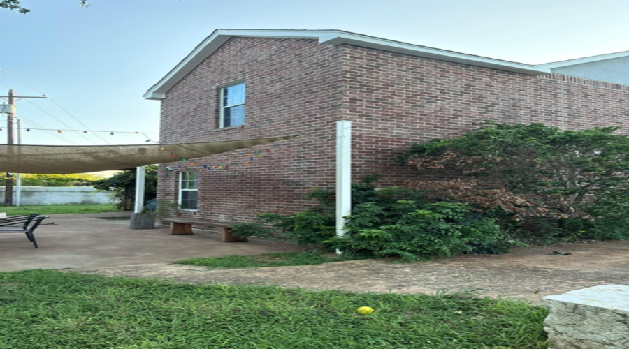 10125 Montoya Dr, Laredo, Texas 78045-6400, 4 Bedrooms Bedrooms, 7 Rooms Rooms,2 BathroomsBathrooms,Residential,For Sale,10125 Montoya Dr,20262892