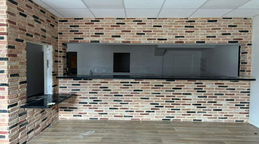 202 Convent Ave, Laredo, Texas 78040, 1 Room Rooms,1 BathroomBathrooms,Commercial retail/office,For Rent,202 Convent Ave,20262897