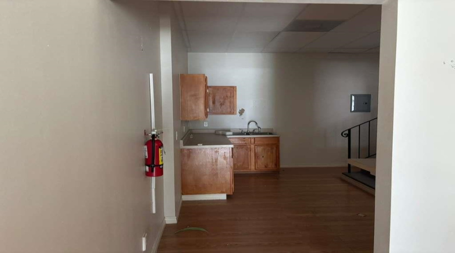 202 Convent Ave, Laredo, Texas 78040, 1 Room Rooms,1 BathroomBathrooms,Commercial retail/office,For Rent,202 Convent Ave,20262897