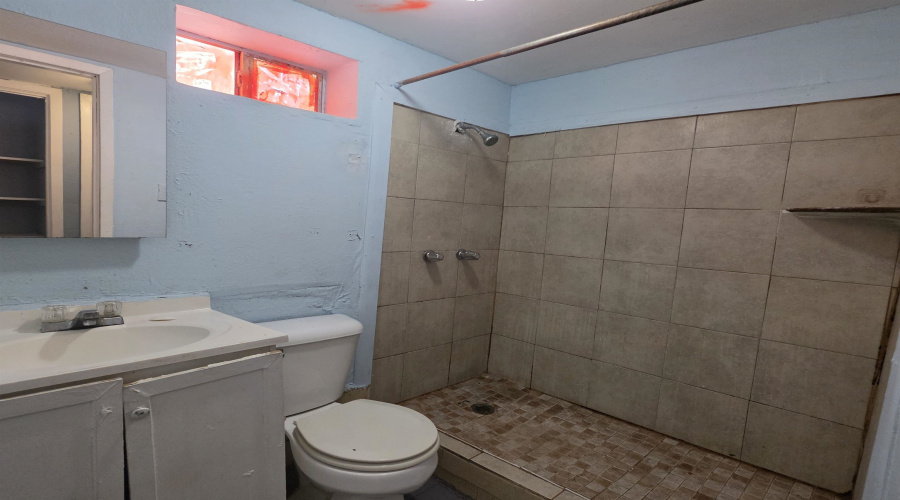 1501 Mercer St, LAREDO, Texas 78040, ,Multi-family,For Sale,1501 Mercer St,20262893