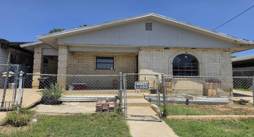 1501 Mercer St, LAREDO, Texas 78040, ,Multi-family,For Sale,1501 Mercer St,20262893