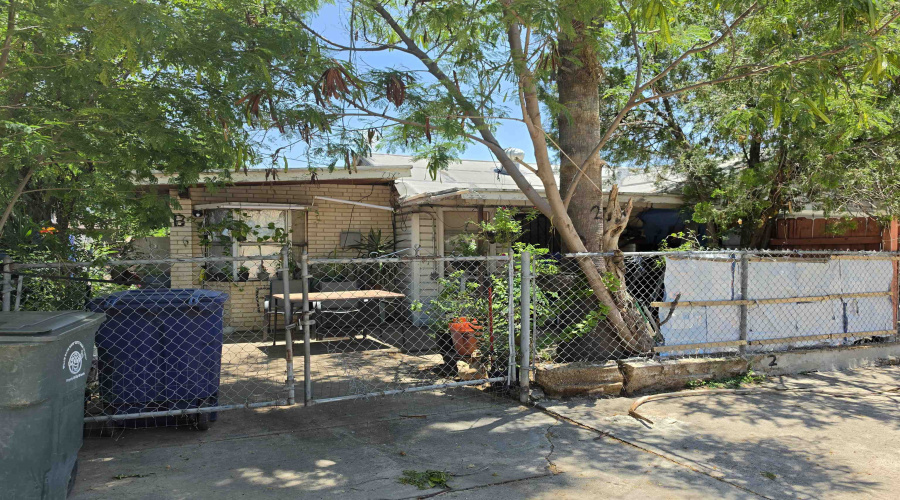 1501 Mercer St, LAREDO, Texas 78040, ,Multi-family,For Sale,1501 Mercer St,20262893